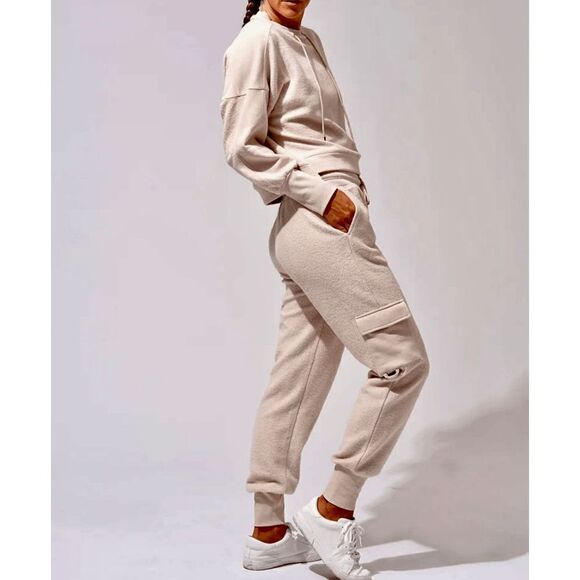 Thrive Société Oatmeal Finley Jogger Set - Picture 8 of 14